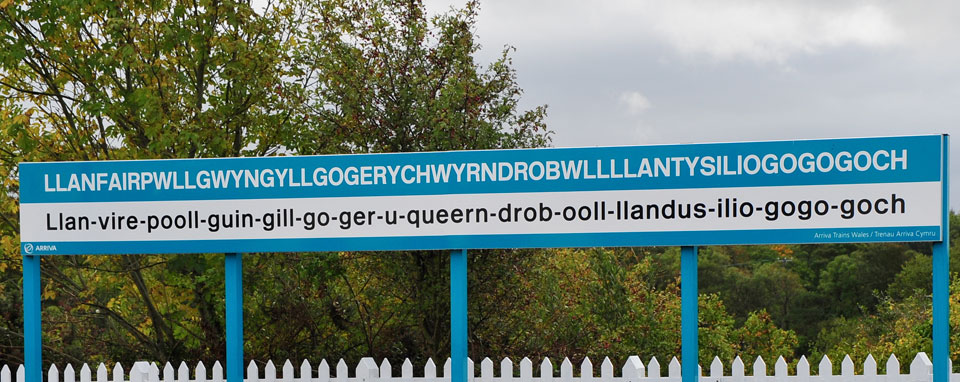 Llanfairpwllgwyngyllgogerychwyrndrobwllllantysiliogogogoch